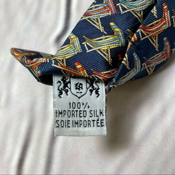 The Metropolitan Museum of Art men’s silk neck tie - Picture 5 of 7